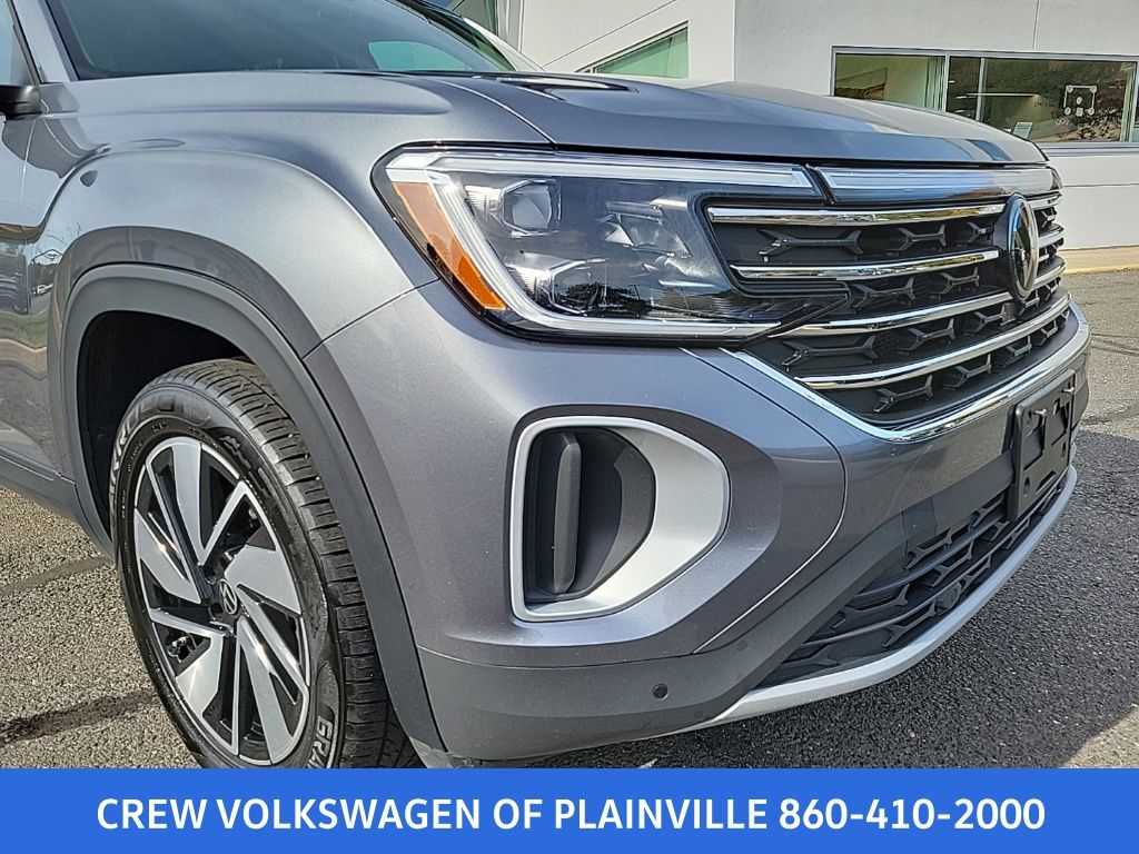 2024 Volkswagen Atlas SE Technology photo 3