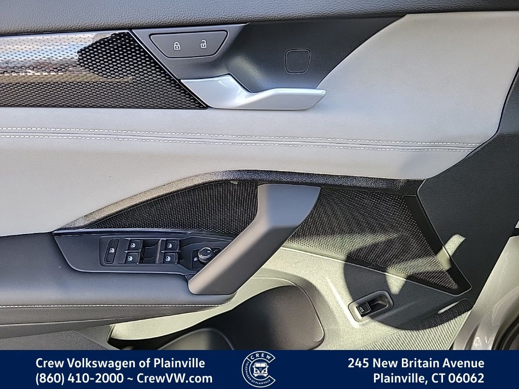 2026 Volkswagen Tiguan SE - Photo 38