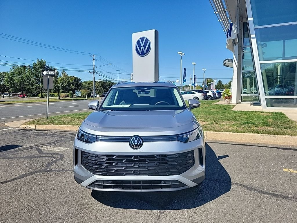 New 2025 Volkswagen Tiguan 2.0T SE SUV