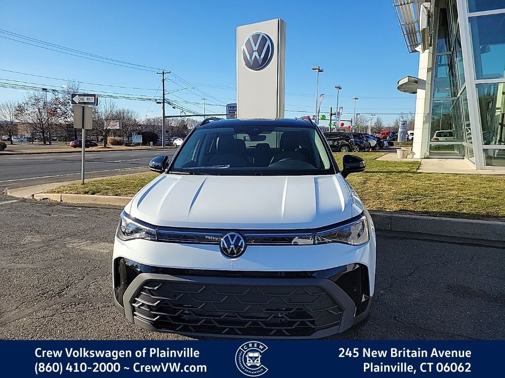 New 2026 Volkswagen Taos 1.5T SE Black SUV