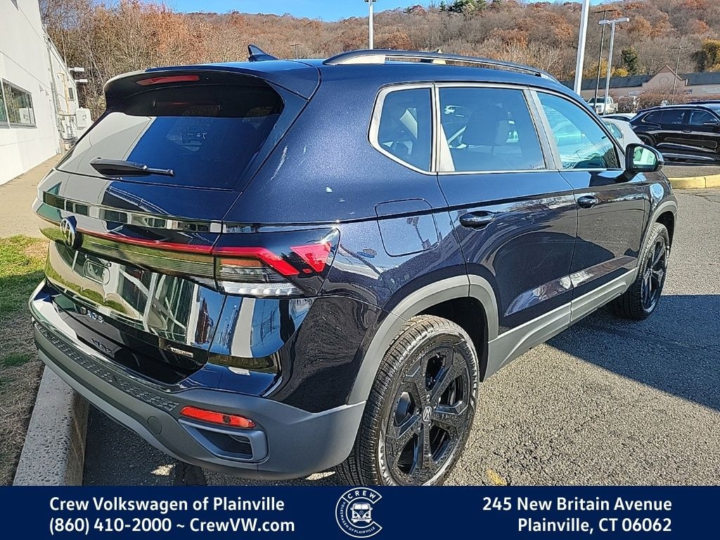 New 2026 Volkswagen Taos 1.5T SE Black SUV