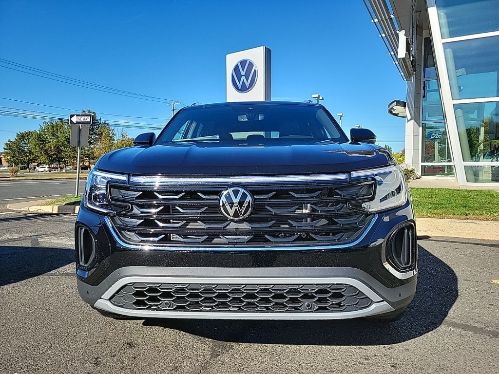 New 2026 Volkswagen Atlas Cross Sport 2.0T SE w/Technology SUV