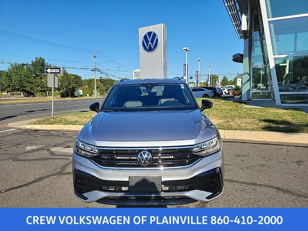 2024 Volkswagen Tiguan SE R-Line Black photo 2