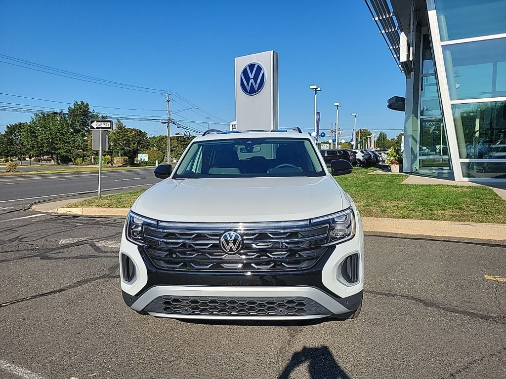 2026 Volkswagen Atlas Peak Edition SE photo 2