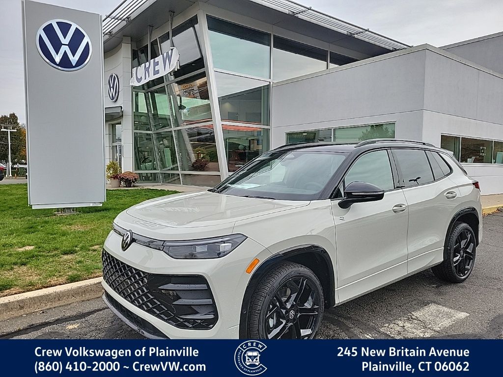 2026 Volkswagen Tiguan SE R-LINE BLACK's photo