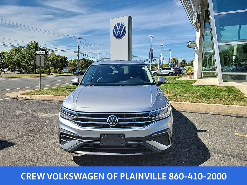 2022 Volkswagen Tiguan SE photo 2