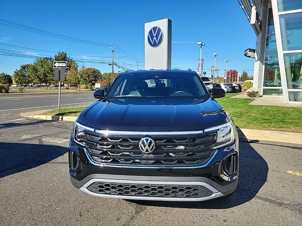 New 2026 Volkswagen Atlas Cross Sport 2.0T SE w/Technology SUV