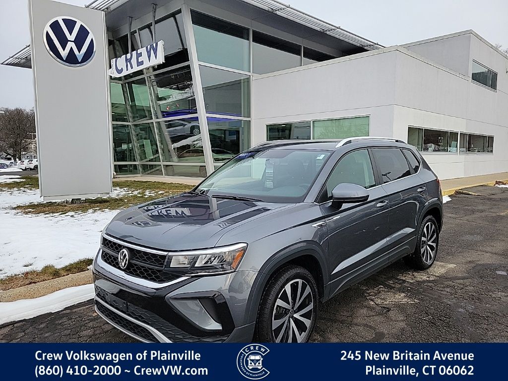 2022 Volkswagen Taos SE's photo