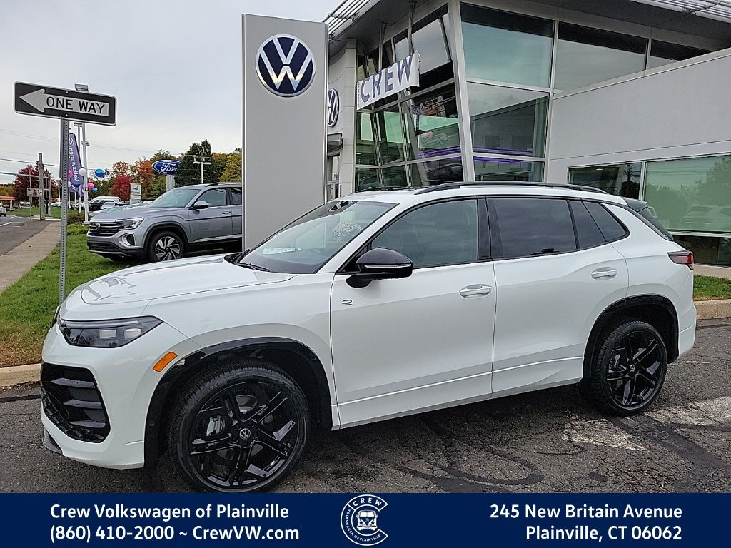 2026 Volkswagen Tiguan SE R-LINE BLACK's photo