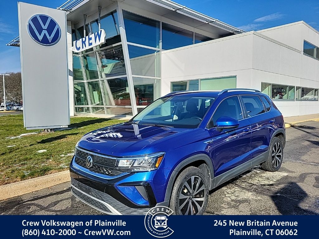 2022 Volkswagen Taos SE's photo