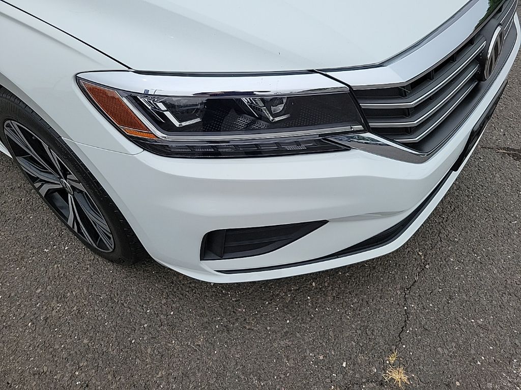 2022 Volkswagen Passat 2.0T SE photo 3