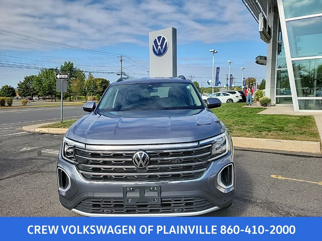 2024 Volkswagen Atlas SE Technology photo 2