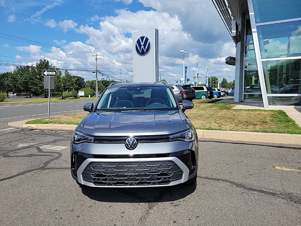 2025 Volkswagen Taos SE photo 2