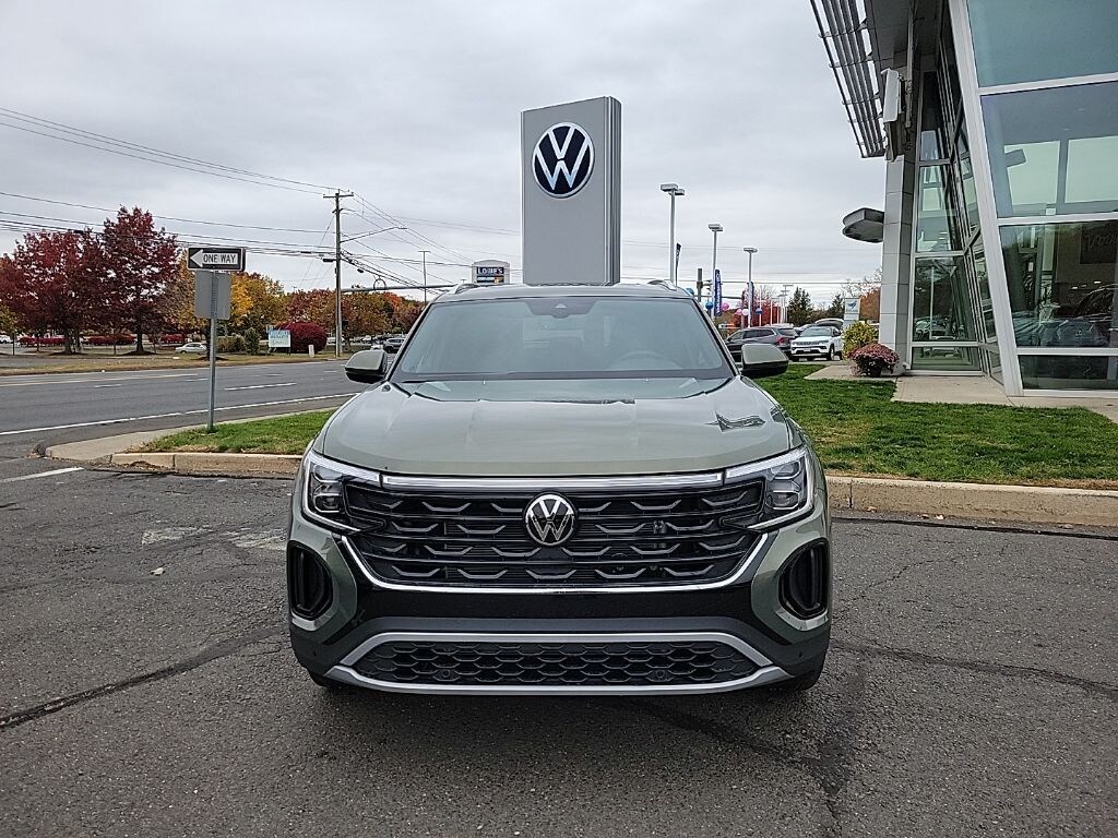 New 2026 Volkswagen Atlas Cross Sport 2.0T SE w/Technology SUV