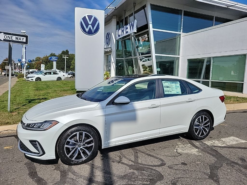 New 2025 Volkswagen Jetta 1.5T SE Sedan
