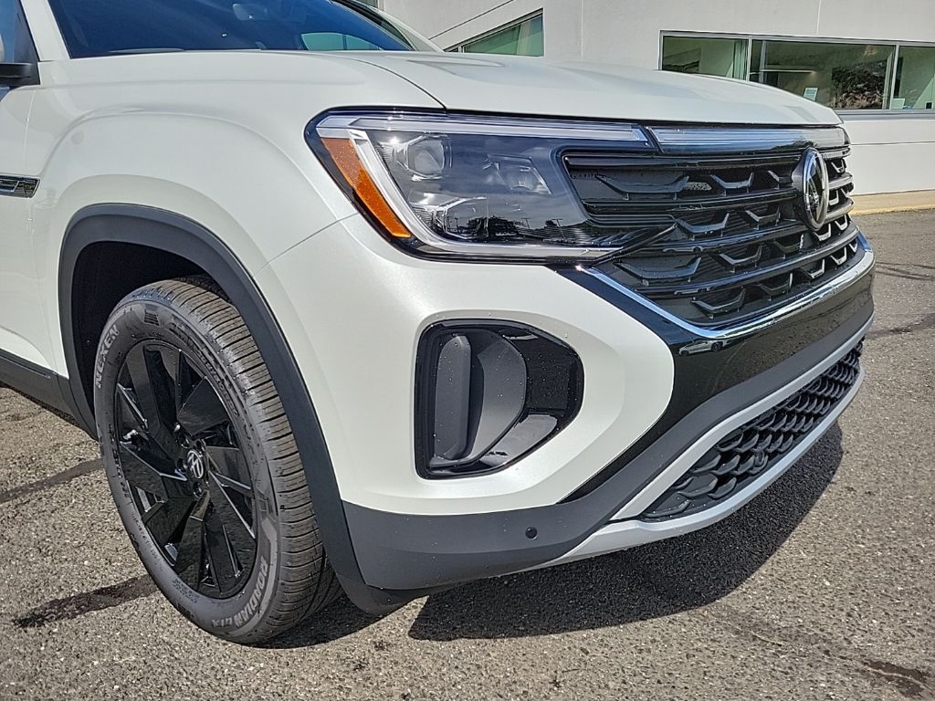 New 2026 Volkswagen Atlas Cross Sport 2.0T SE w/Technology SUV