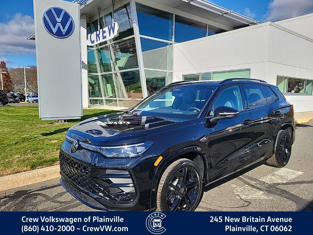 2026 Volkswagen Tiguan SE R-LINE BLACK's photo