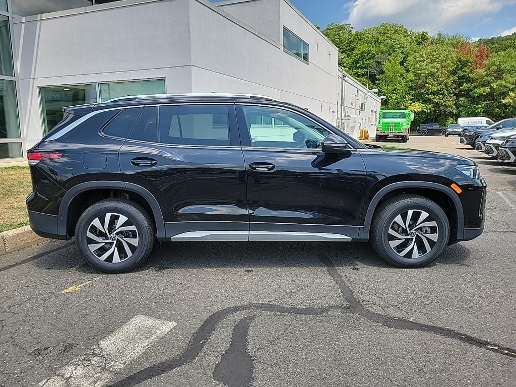 New 2025 Volkswagen Tiguan 2.0T S SUV