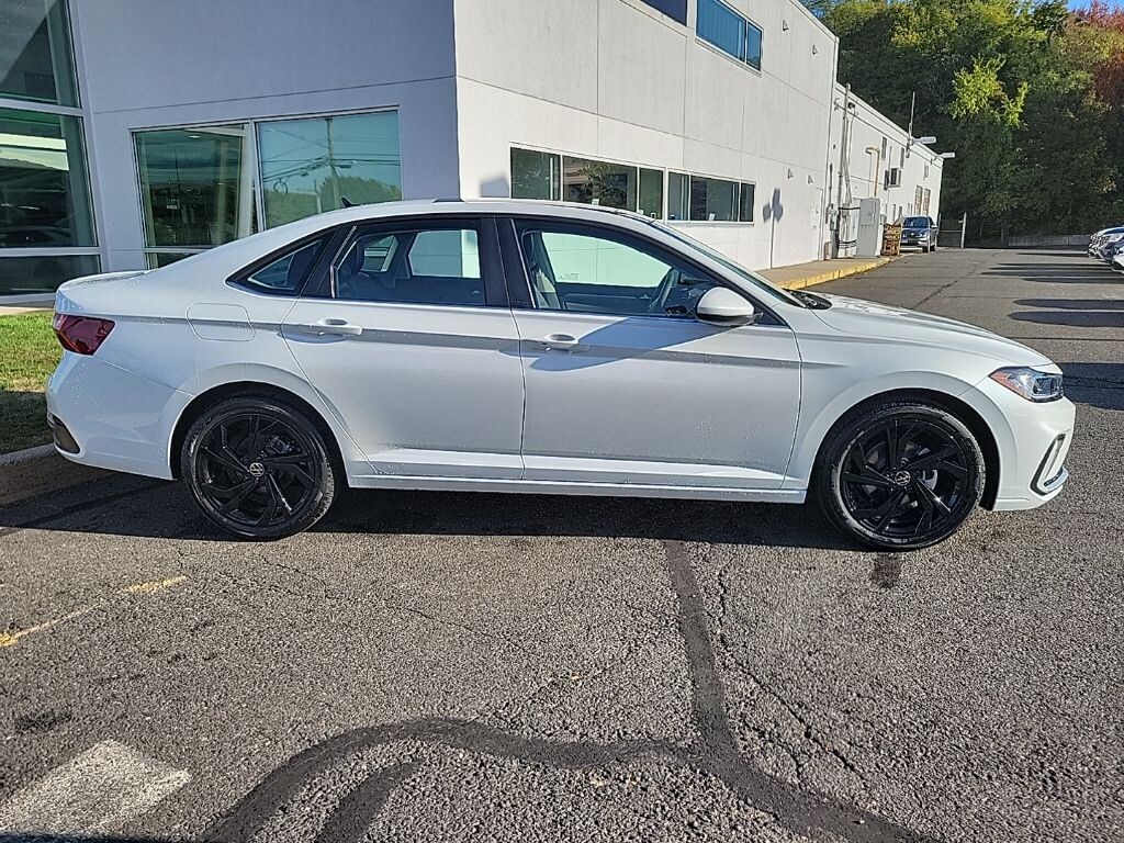 New 2026 Volkswagen Jetta 1.5T SE Sedan