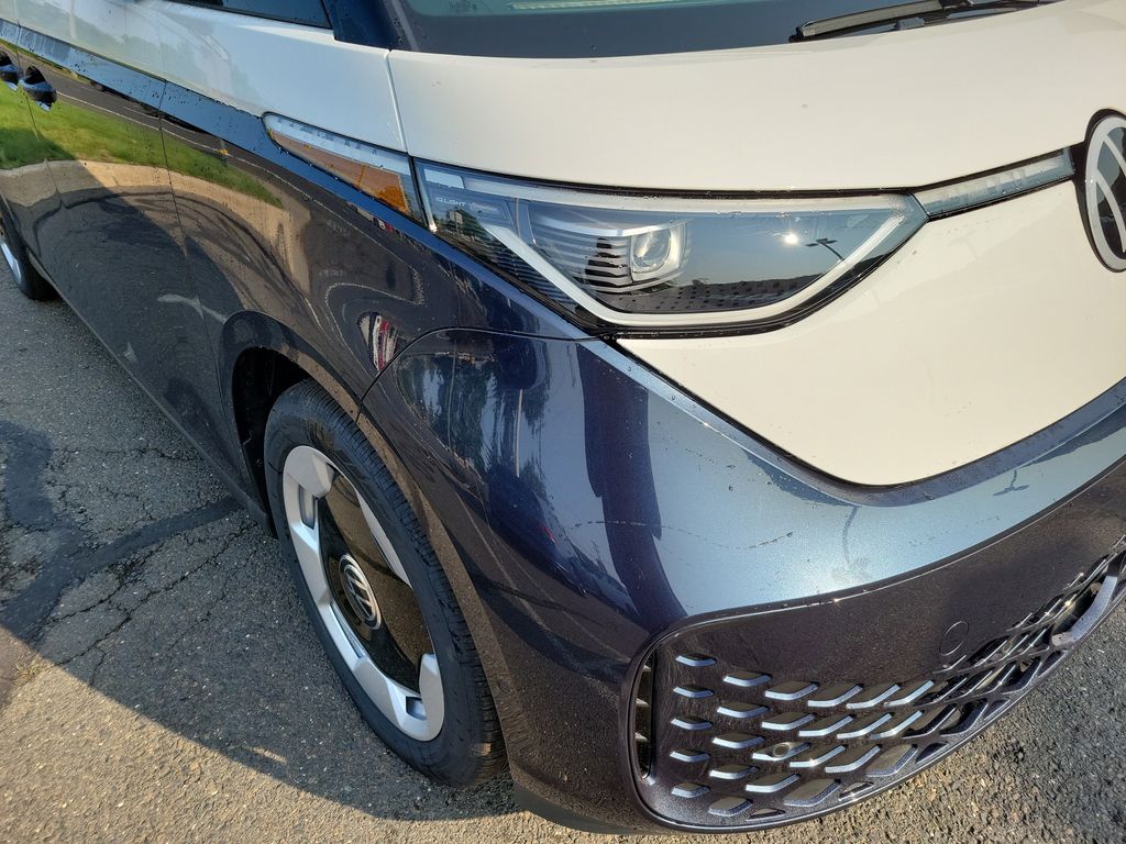 2025 Volkswagen ID. Buzz Pro Plus photo 2