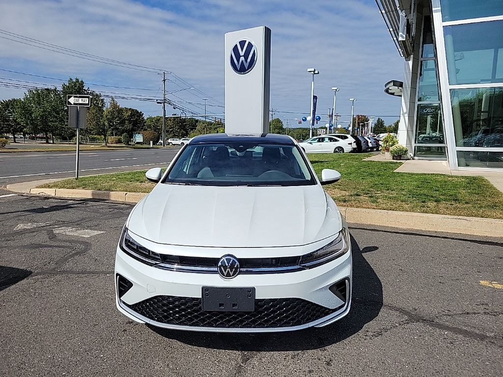 New 2025 Volkswagen Jetta 1.5T SE Sedan