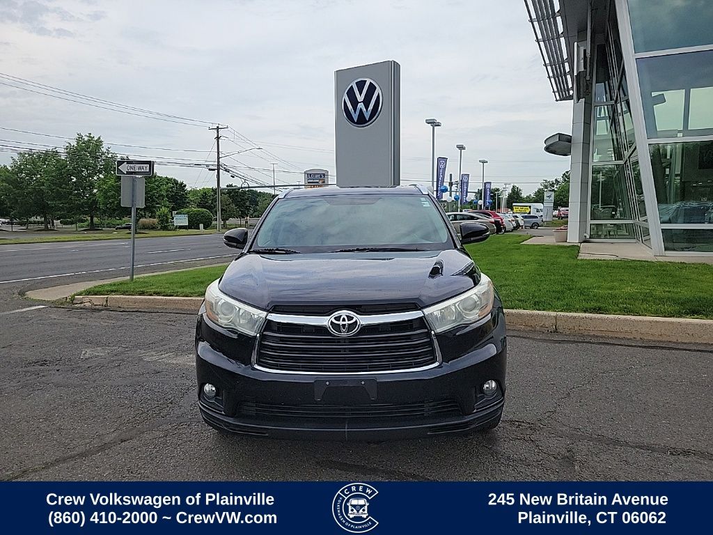Used 2016 Toyota Highlander XLE with VIN 5TDJKRFH5GS265925 for sale in Plainville, CT