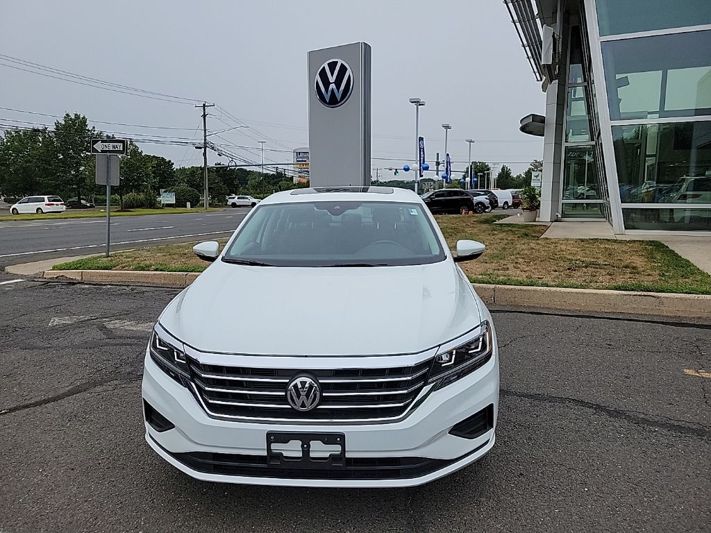 2022 Volkswagen Passat 2.0T SE photo 2