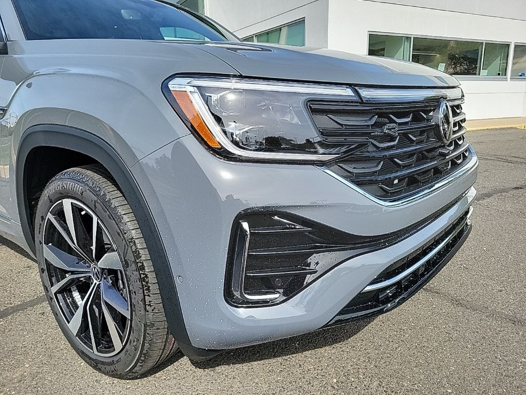 New 2026 Volkswagen Atlas Cross Sport 2.0T SEL Premium R-Line SUV