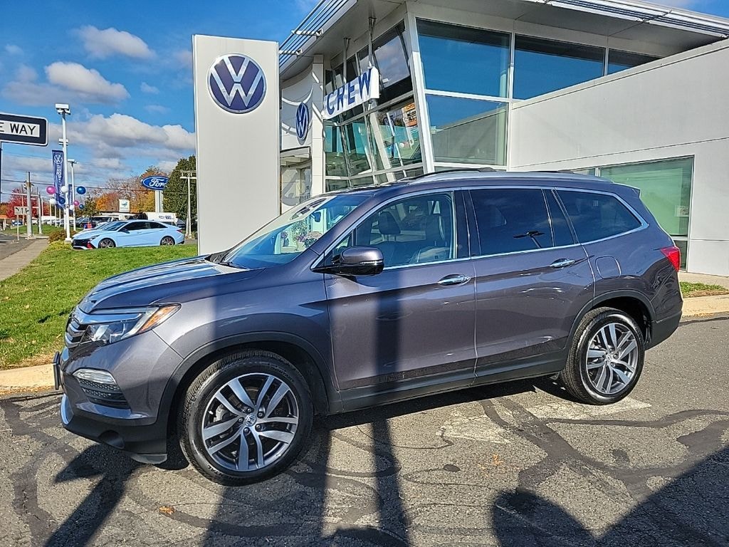 Used 2017 Honda Pilot Touring AWD SUV
