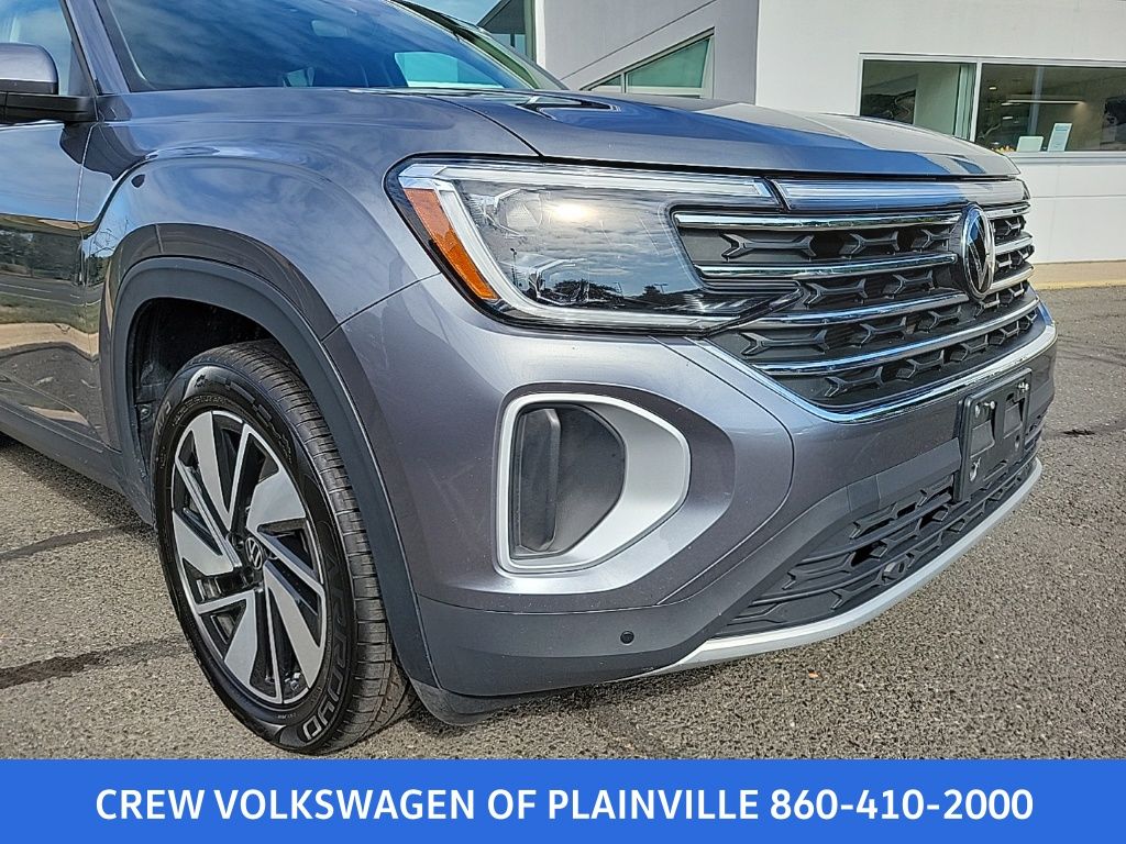 2024 Volkswagen Atlas SE Technology photo 3