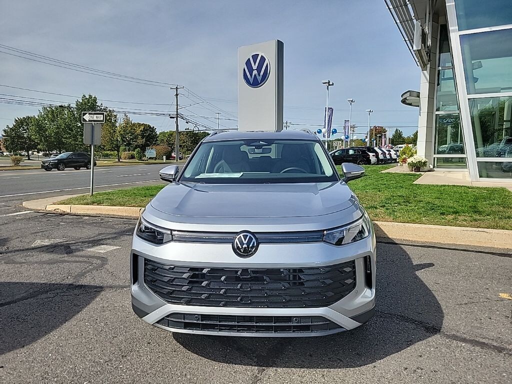 New 2025 Volkswagen Tiguan 2.0T SE SUV