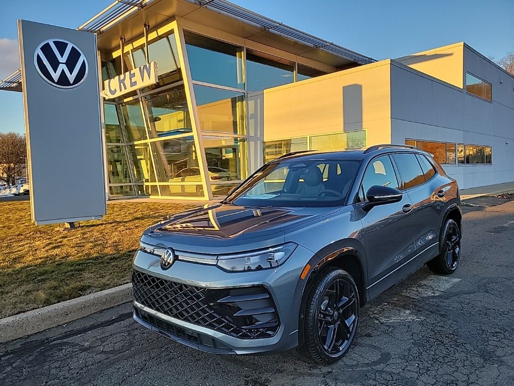 New 2026 Volkswagen Tiguan 2.0T SE R-Line Black SUV