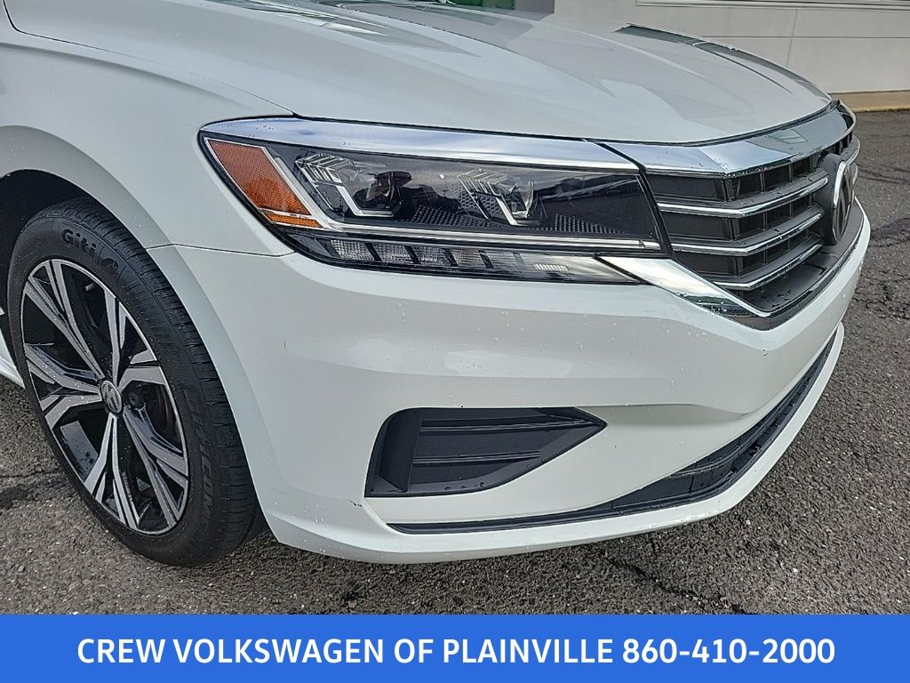 2022 Volkswagen Passat 2.0T SE photo 3