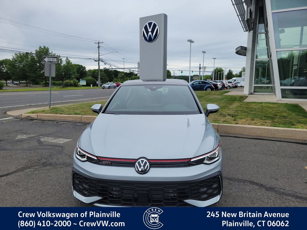 2025 Volkswagen Golf GTI SE's photo