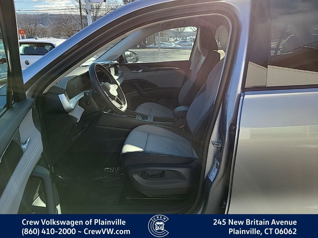 2026 Volkswagen Tiguan SE - Photo 13