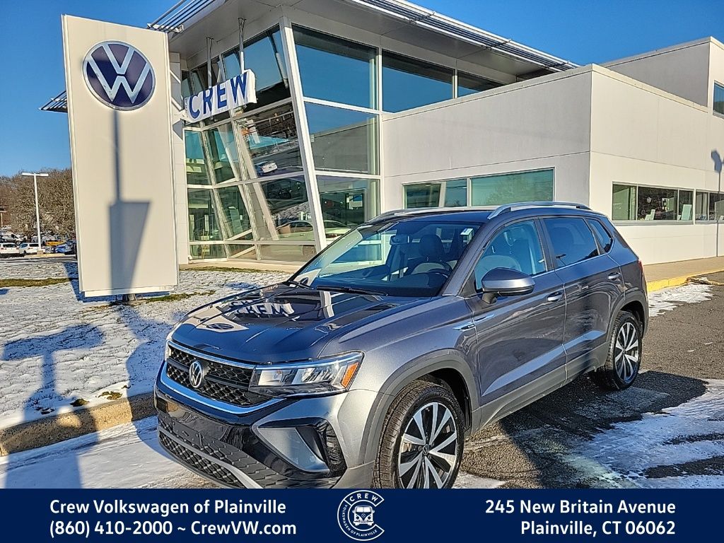 2022 Volkswagen Taos SE's photo