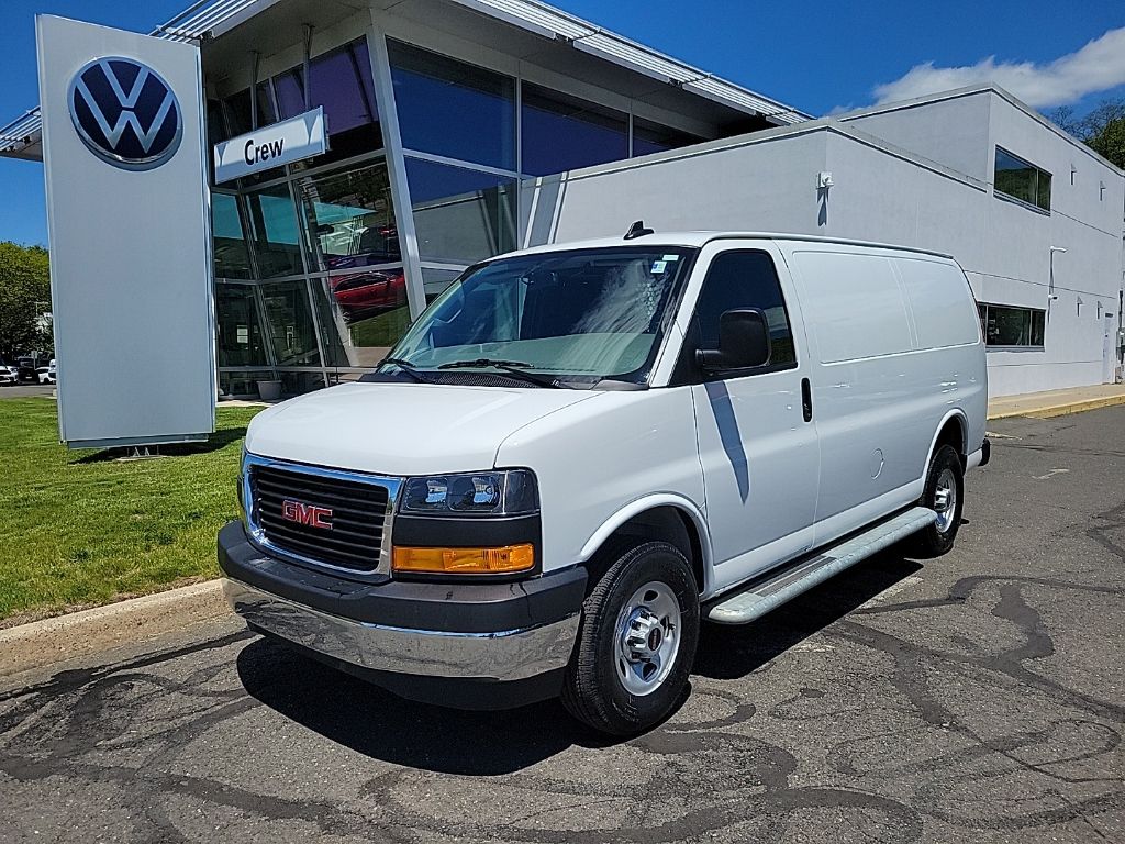 2024 GMC Savana 2500's photo