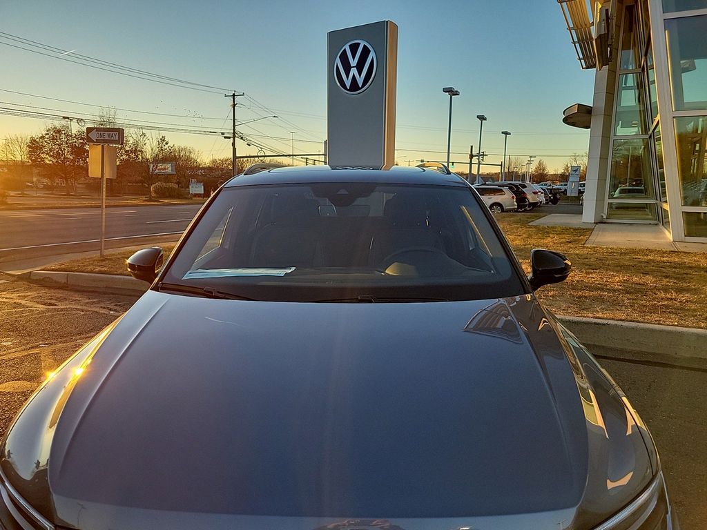2024 Volkswagen Tiguan SE R-Line Black photo 4