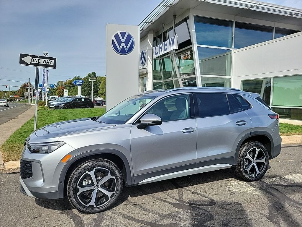 New 2025 Volkswagen Tiguan 2.0T SE SUV