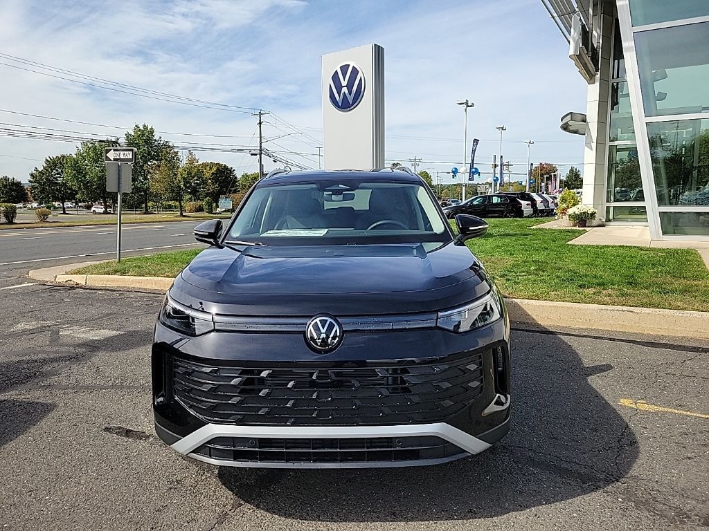 New 2025 Volkswagen Tiguan 2.0T SE SUV