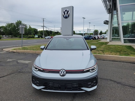 2025 Volkswagen Golf GTI 2.0T SE Hatchback