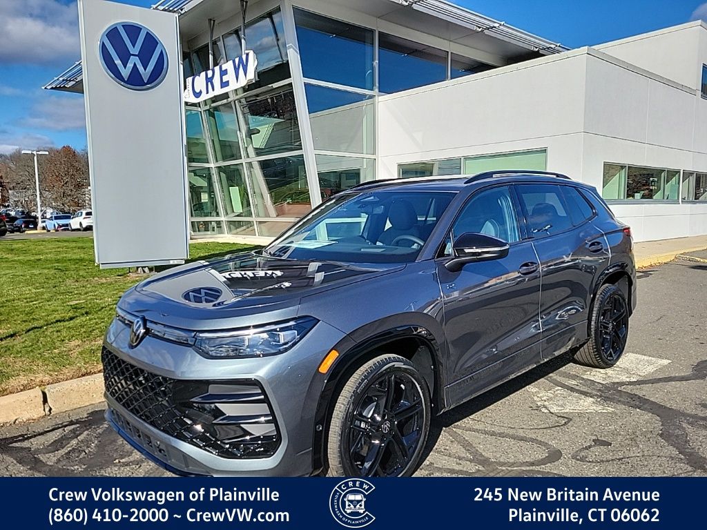 2026 Volkswagen Tiguan SE R-LINE BLACK's photo