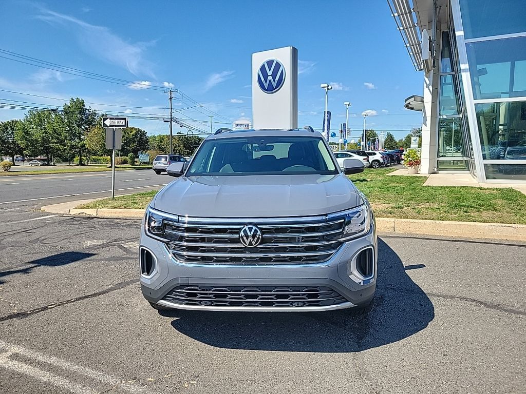 2026 Volkswagen Atlas SE Technology photo 2