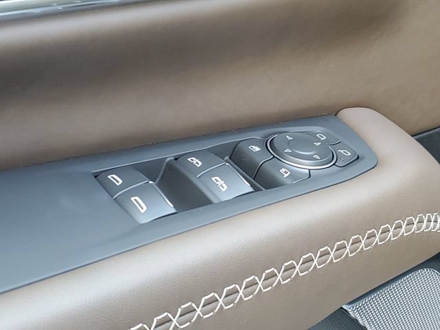 2026 GMC Yukon Denali Ultimate - Photo 25