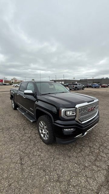 2018 GMC Sierra 4WD Crew Cab Standard Box's photo