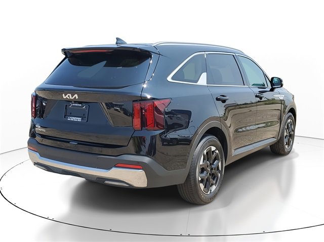 2024 Kia Sorento S photo 4