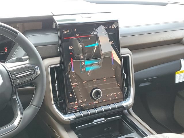 2026 GMC Yukon Denali Ultimate - Photo 29