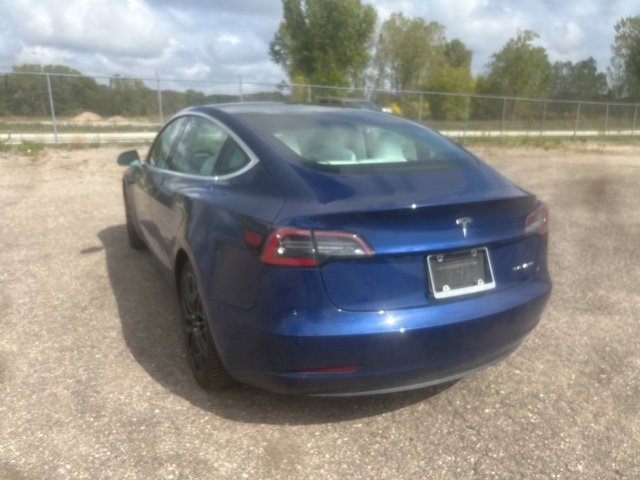 2019 Tesla Model 3 Long Range photo 2