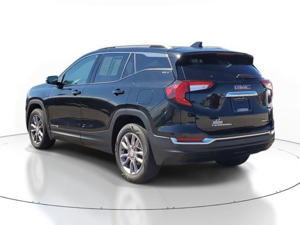 Used 2024 GMC Terrain SLT SUV