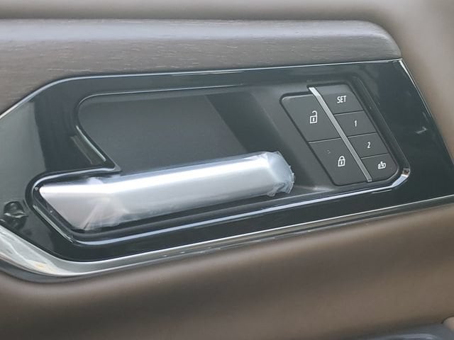 2026 GMC Yukon Denali Ultimate - Photo 24